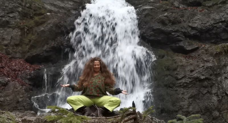 ekstasetraining-wasserfall-meditation-karin-weyrich
